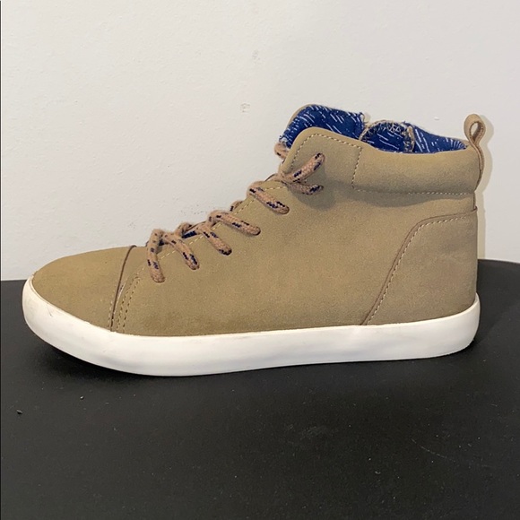 Boys Cat & Jack high top casual sneakers size 13 - Picture 1 of 7
